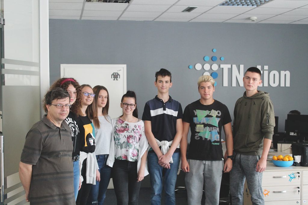 High school students visit to NewTec Solutions